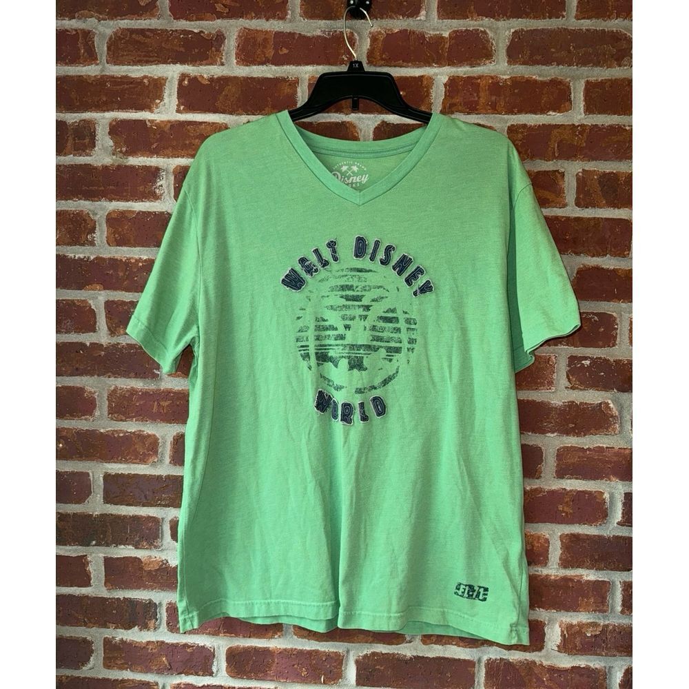 Walt Disney World felt letter t-shirt in green and‎ blue size XL flawed
